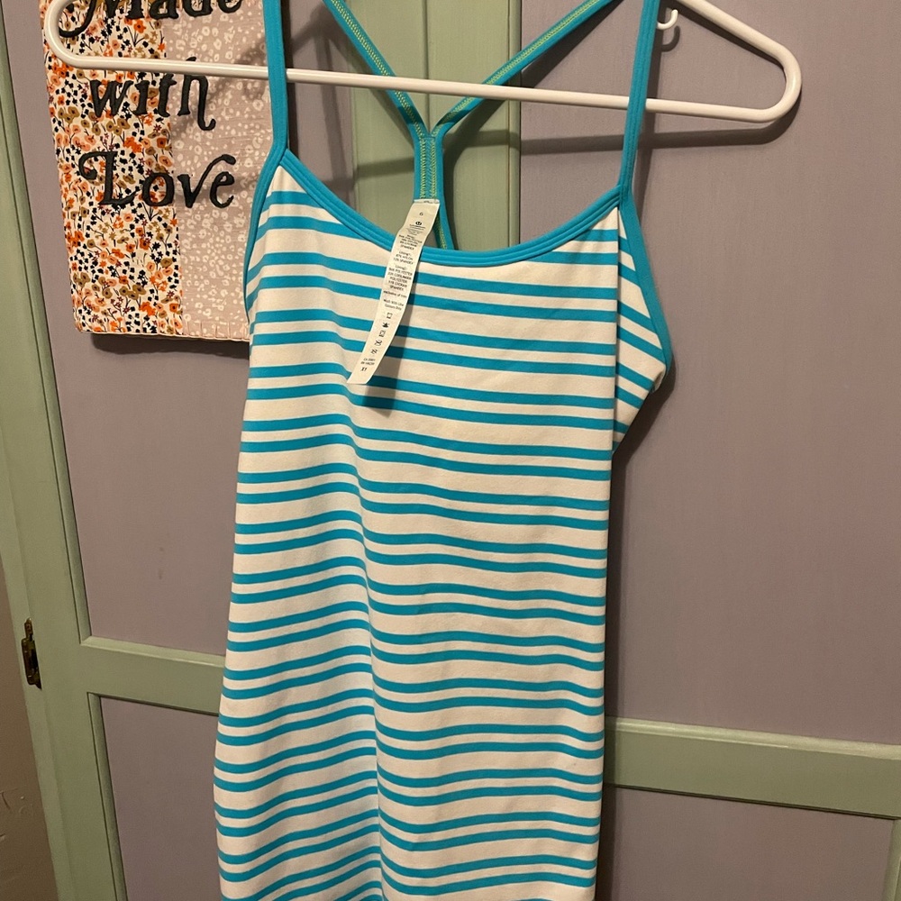 Lululemon NWT SIZE 6 Power Y Tank